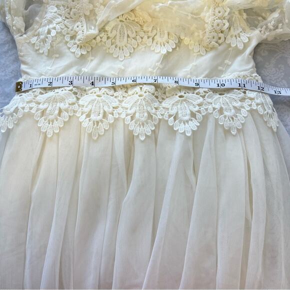 Nicolette’s Couture Tyra Flower Girl Victorian Lace Long Sleeve Dress Size 8/9 - Picture 11 of 12
